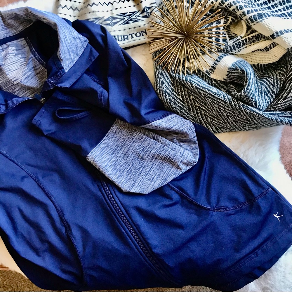DANSKIN NOW | Dri More Core Active Wicking Performance Layer Zip Jacket Sz M